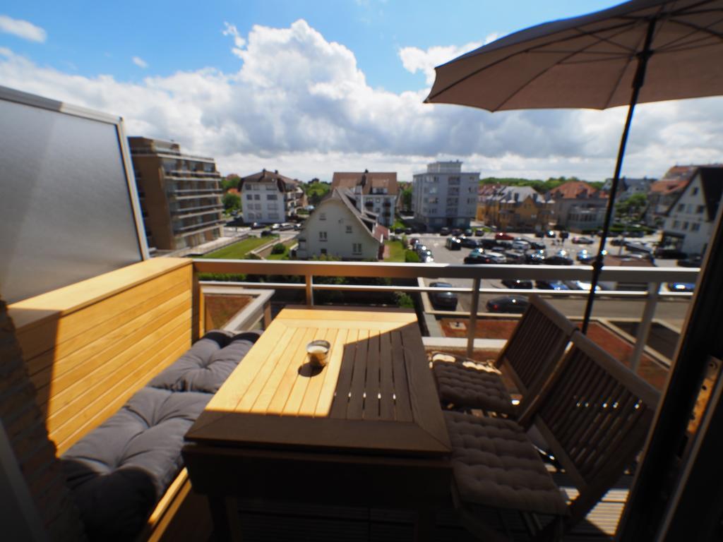 Appartement Sur La Digue - De Haan - Le Coq - Silver Beach D2 Экстерьер фото